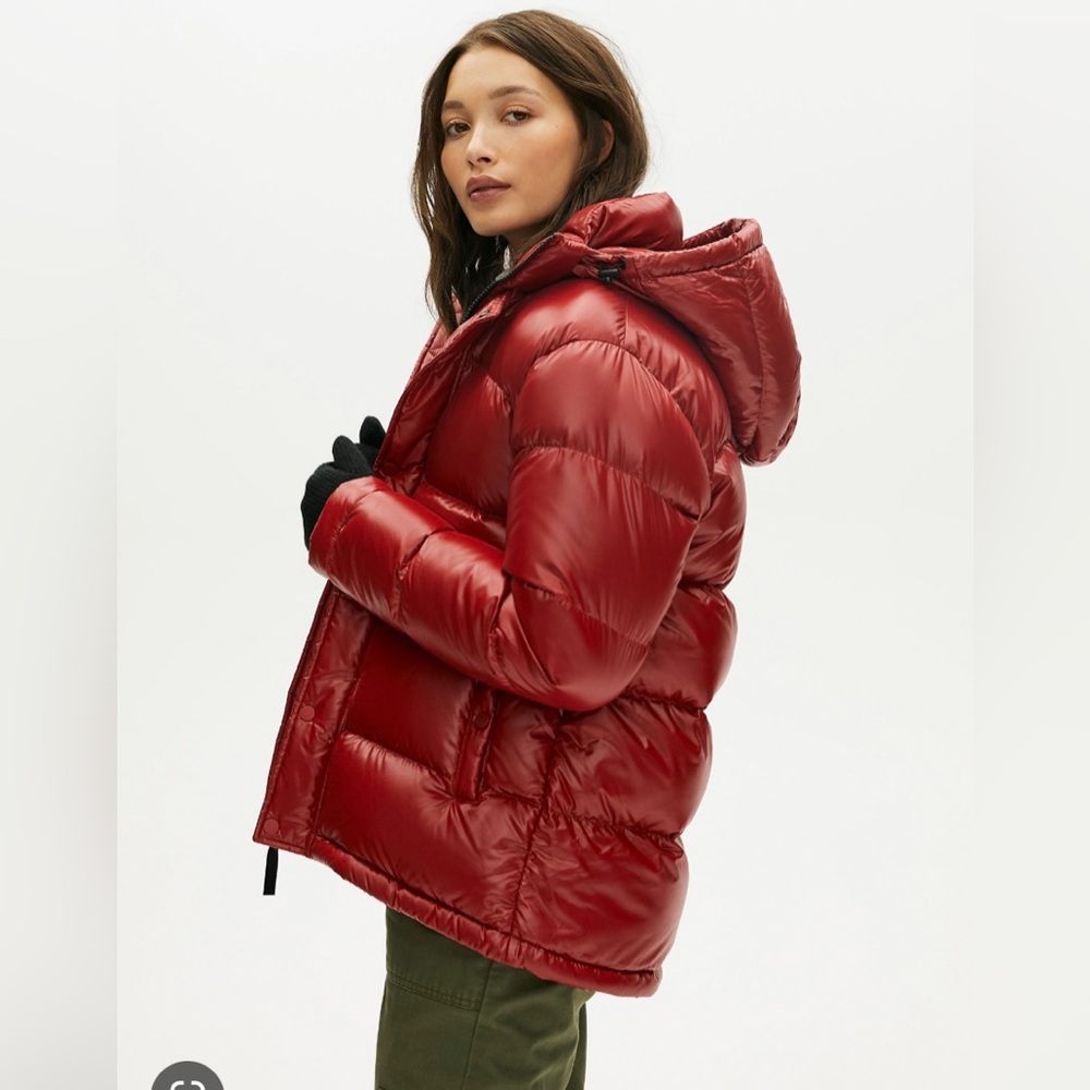 Aritzia Super Puff Hi-Gloss